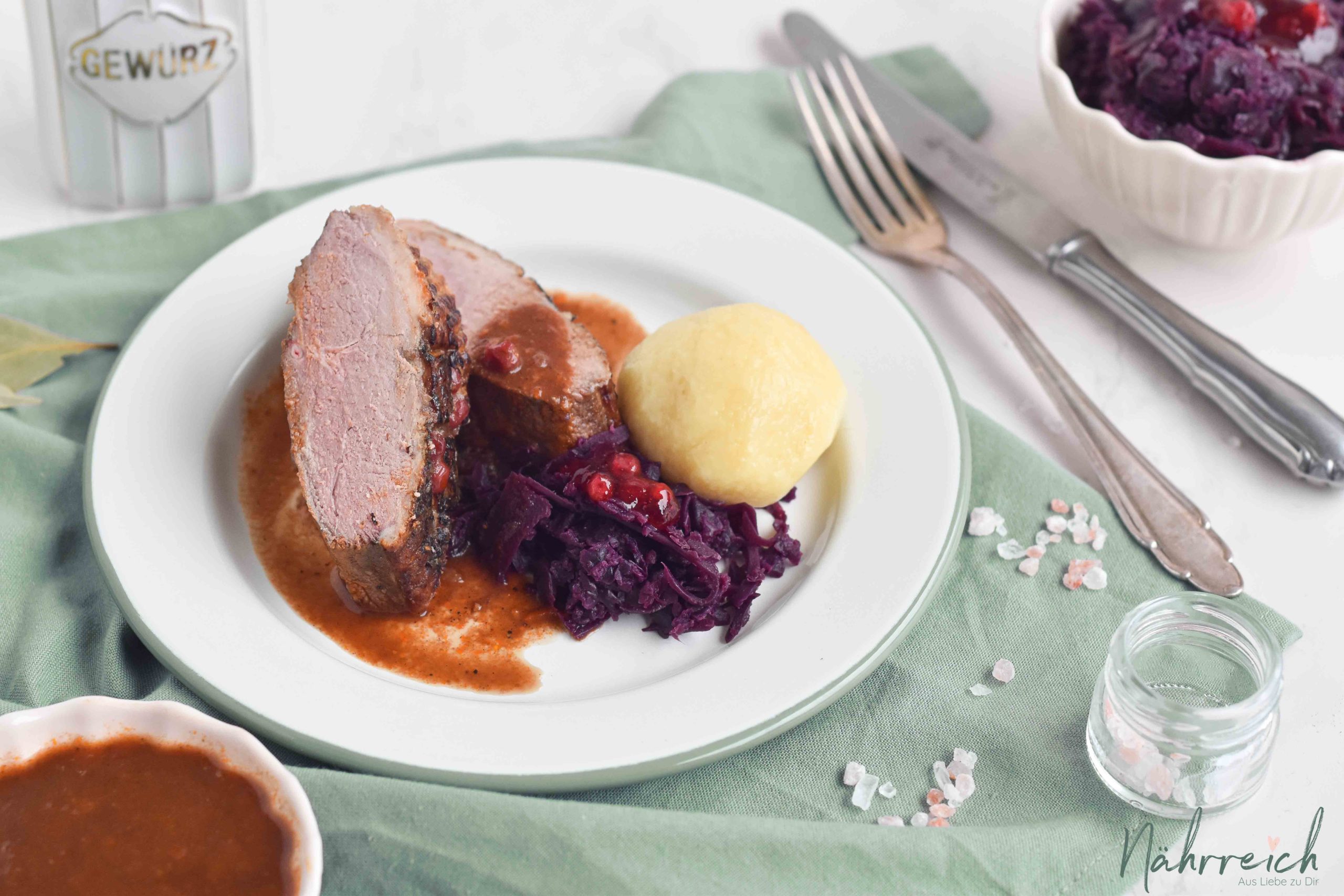 Entenbrust mit Kartoffelknödel und Rotkraut - naehrreich.net